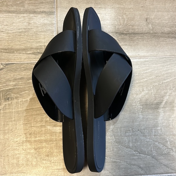 Steve Madden Jelly Slides - Picture 4 of 4